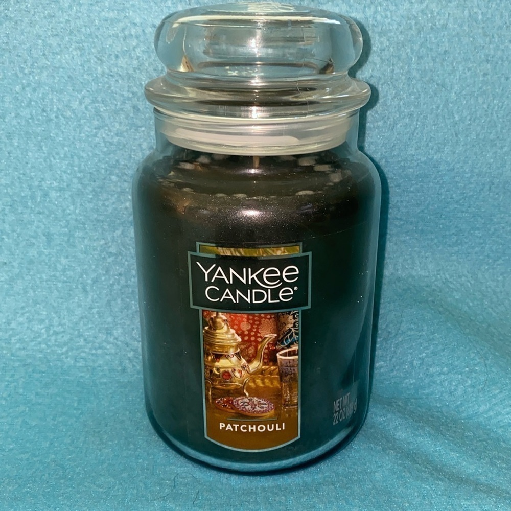 YANKEE Patchouli 22 oz. CANDLE RARE SCENT